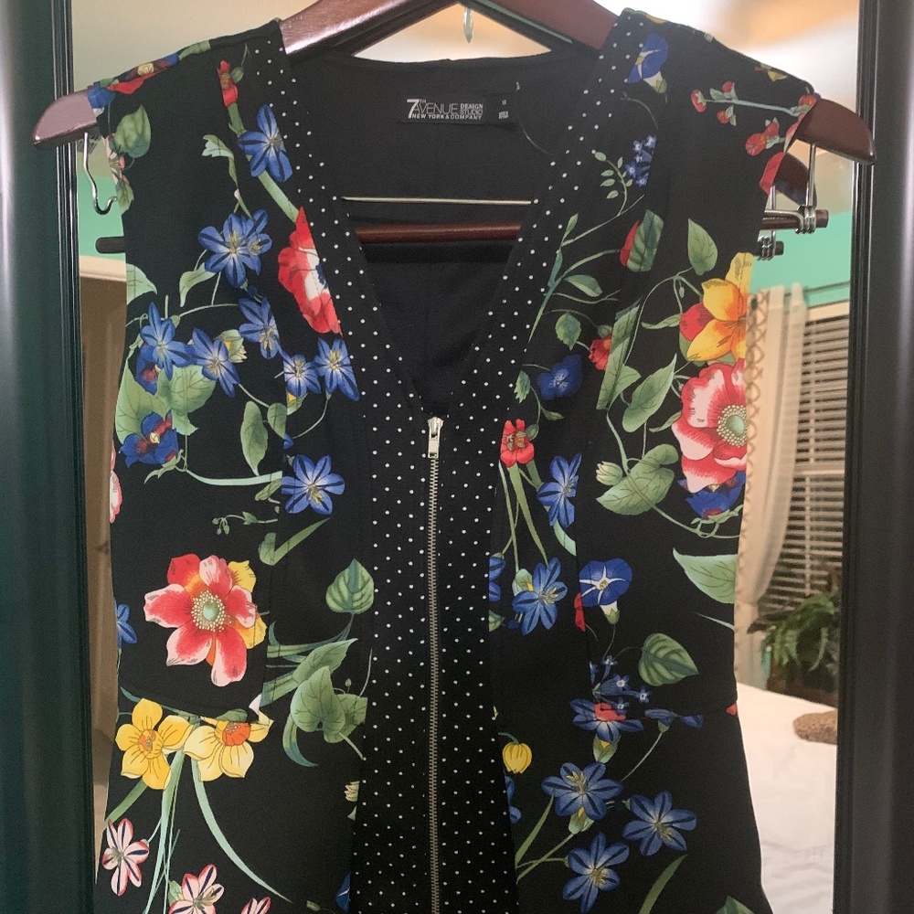 Beautiful zipper top/vest